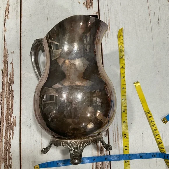 VINTAGE F.B ROGERS SILVERSMITH PITCHER WITH ICE LIP - Picture 7 of 11